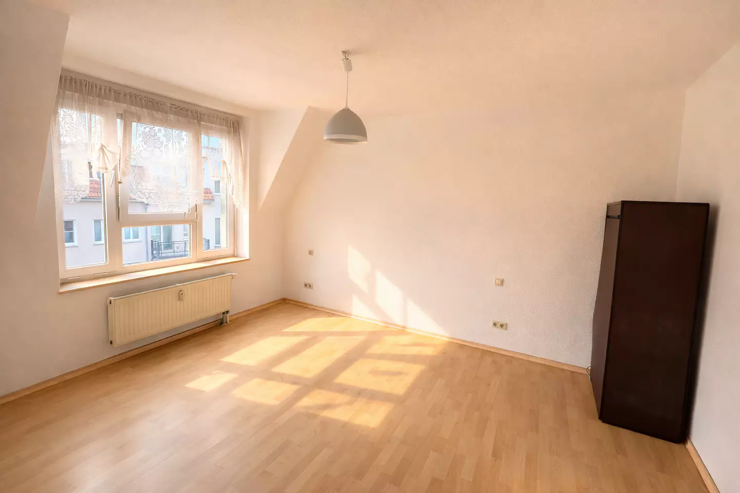 Furnished 2-Room Apartment with Balcony & Parking in Central Leipzig