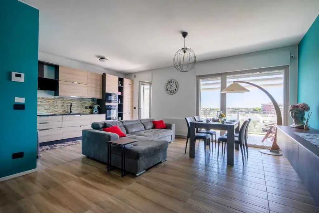 Elegant renovated one-bedroom apartment with pool, parking space, and tennis court – photo 4