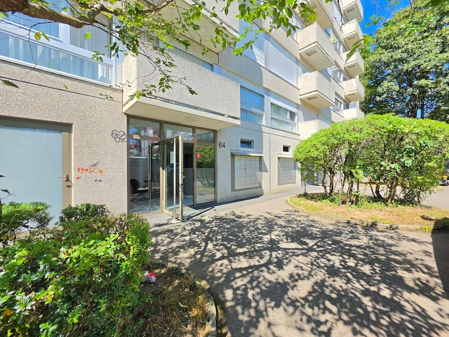 Modern 3-Room Apartment — Exceptional Space in Central Location – photo 2