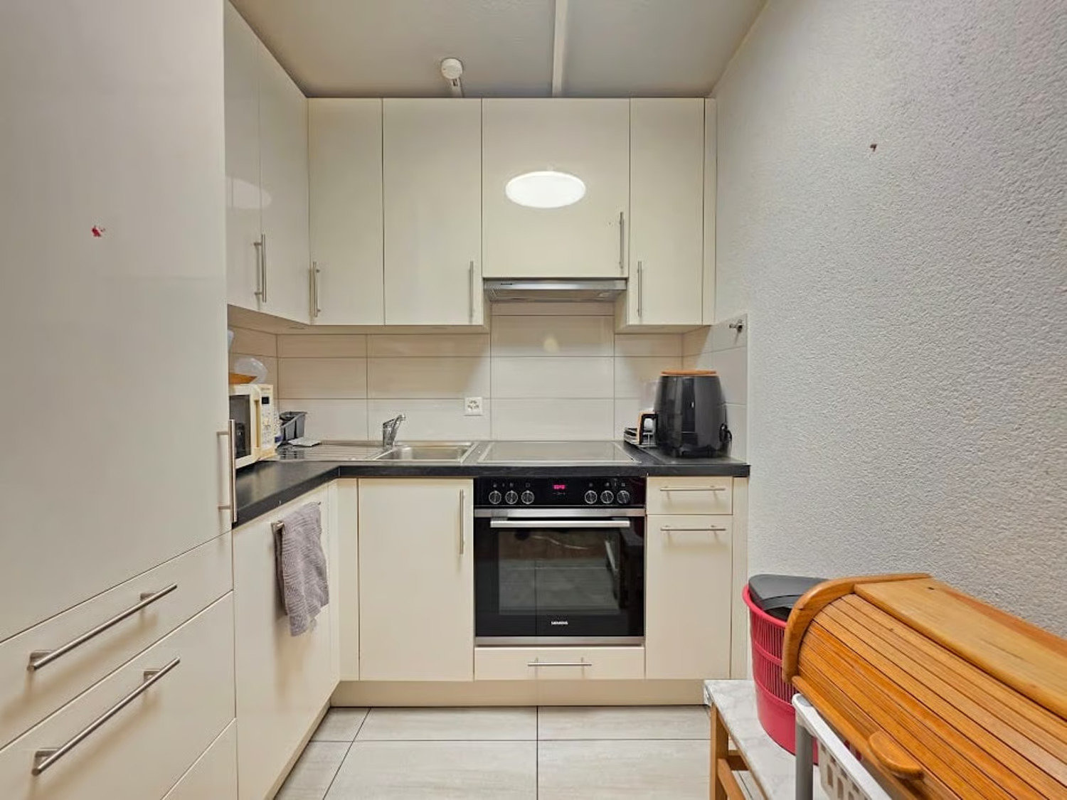 Modern 3-Room Apartment — Exceptional Space in Central Location – photo 3