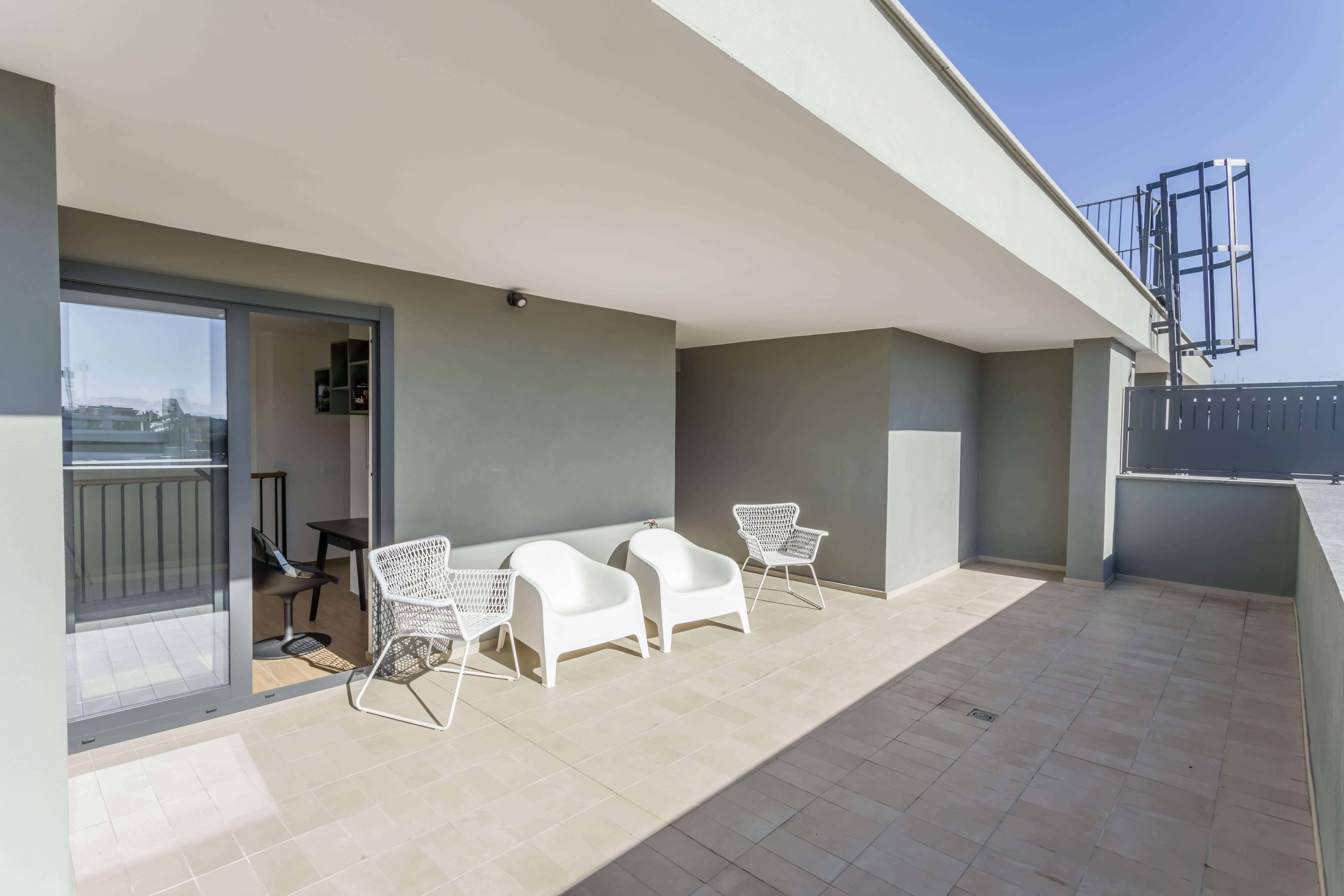 Bertone Penthouse: Studio‑Style Two Rooms — 70 m², 2 Bathrooms – photo 4