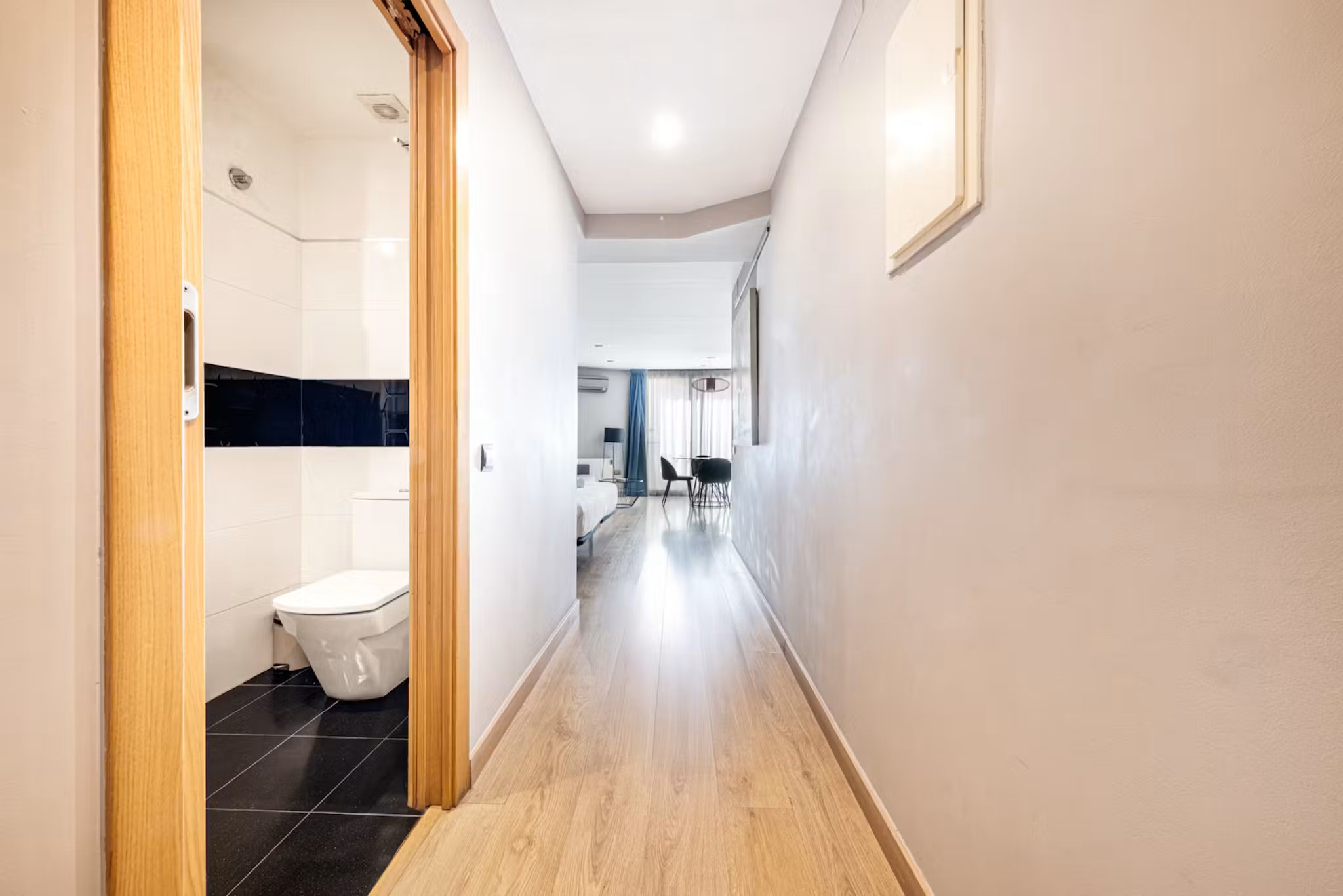 Stylish Studio Apartment — Furnished on Carrer de Sicília, 1 Bath – photo 3