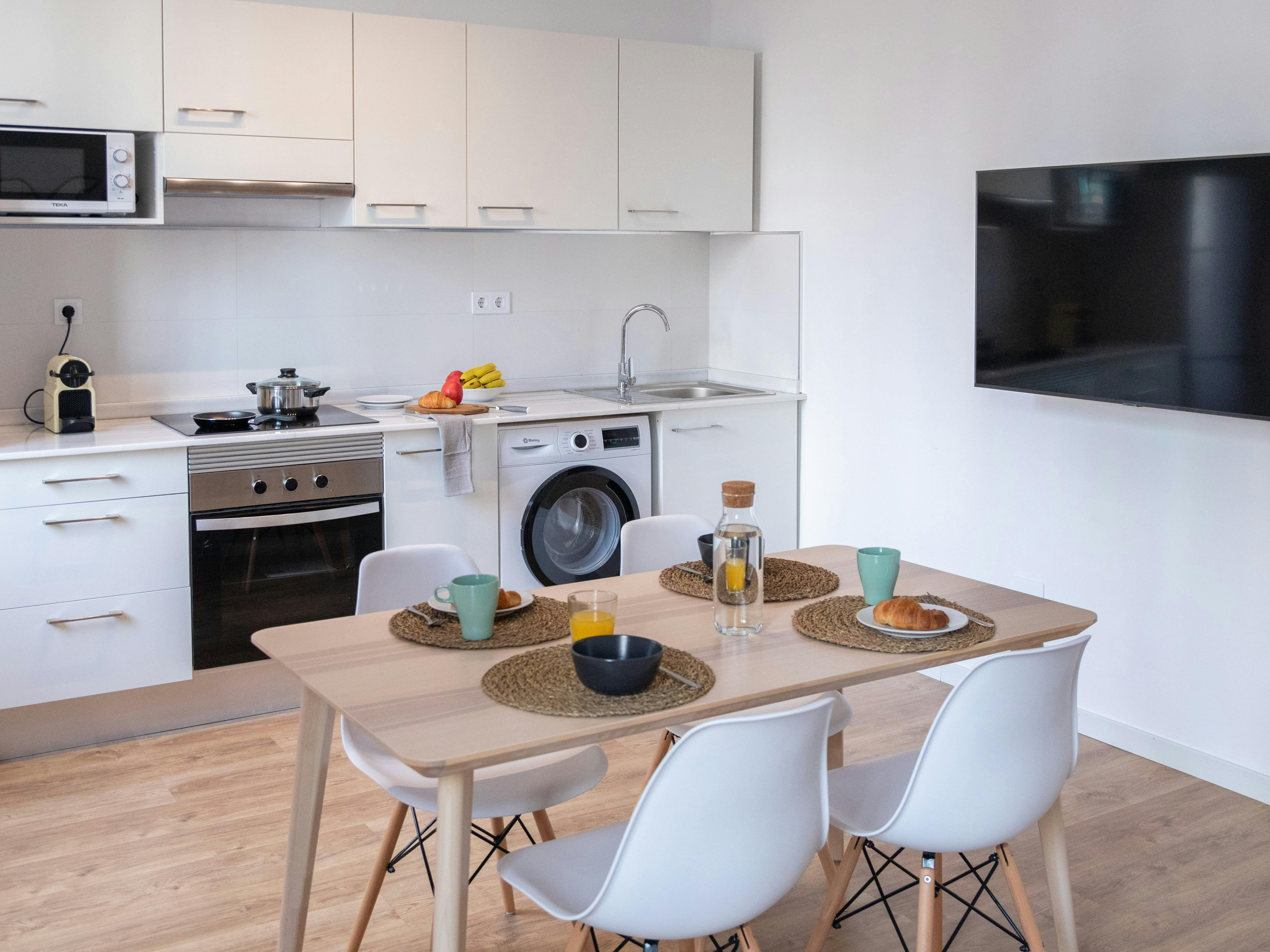 Comfortable 3‑Bedroom Flat — Two Bathrooms, Steps from Local Amenities – photo 4