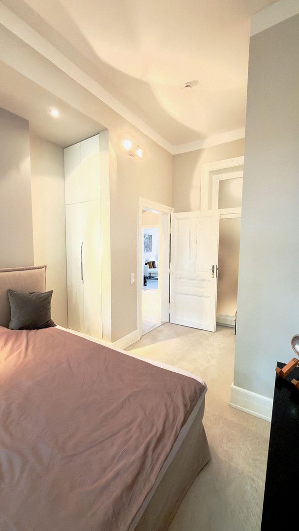 Modern design meets traditional charm – a spacious 2.5-room apartment in a prime location. – photo 4